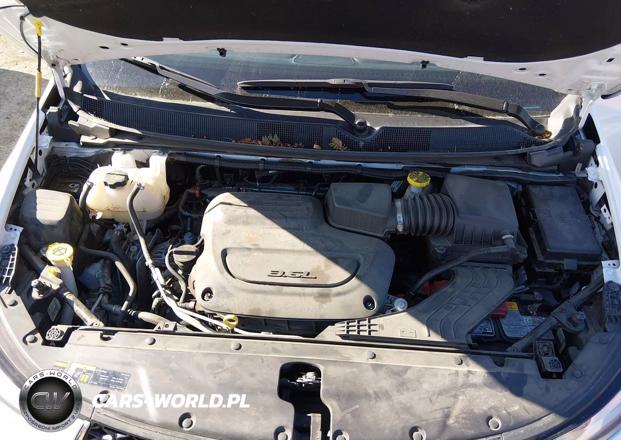 2024 Chrysler Pacifica Touring L VIN:2C4RC1BG2RR152251 - 10