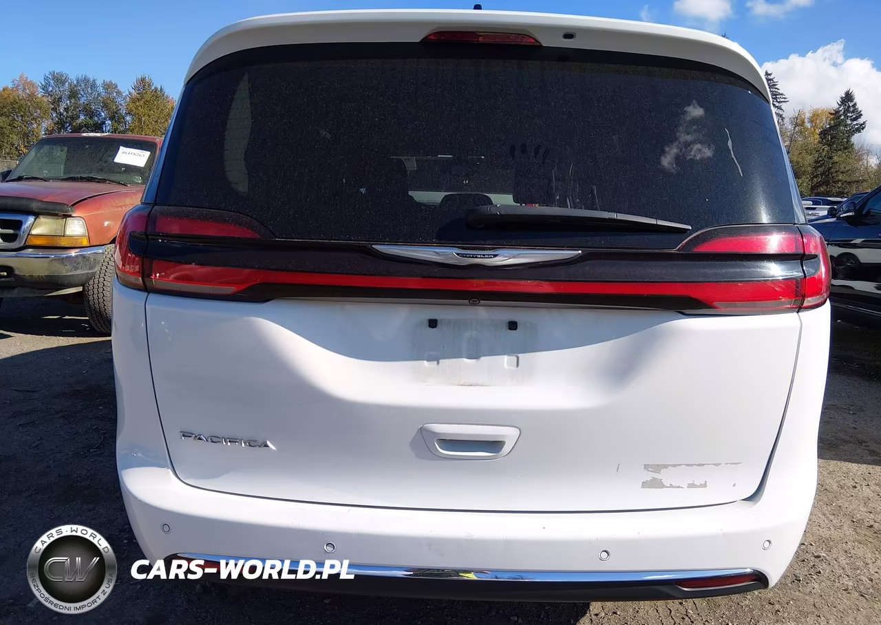 2024 Chrysler Pacifica Touring L VIN:2C4RC1BG2RR152251 - 16