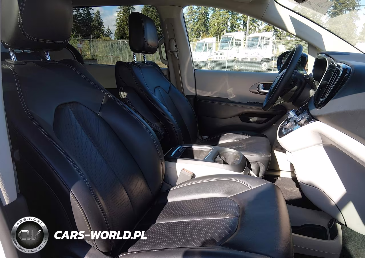 2024 Chrysler Pacifica Touring L VIN:2C4RC1BG2RR152251 - 5