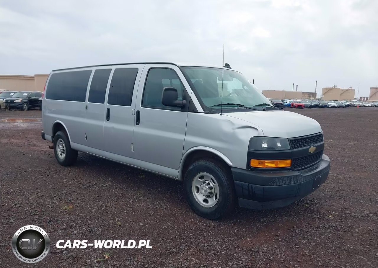 2018 Chevrolet Express 3500 Ls – zdjęcie 1 z 17