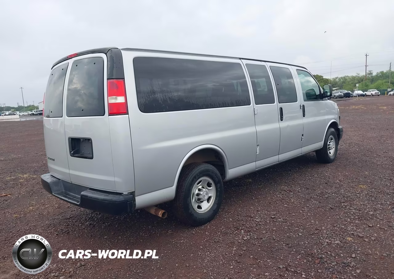 2018 Chevrolet Express 3500 Ls VIN:1GAZGNFG8J1299858 - 4