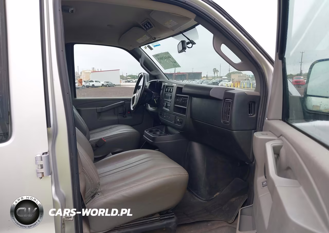 2018 Chevrolet Express 3500 Ls VIN:1GAZGNFG8J1299858 - 5