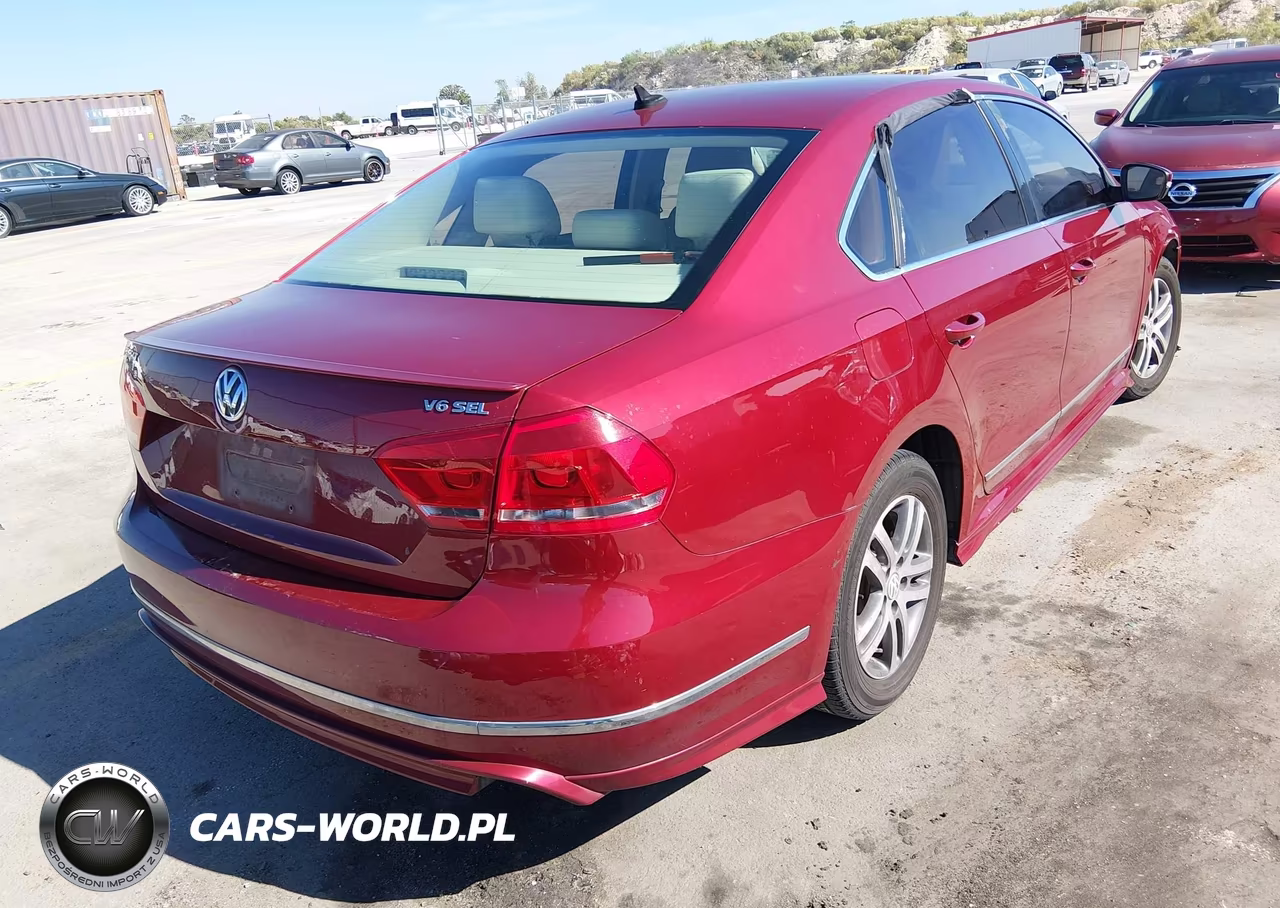 2015 Volkswagen Passat 3.6L V6 Sel Premium VIN:1VWCM7A37FC006840 - 4