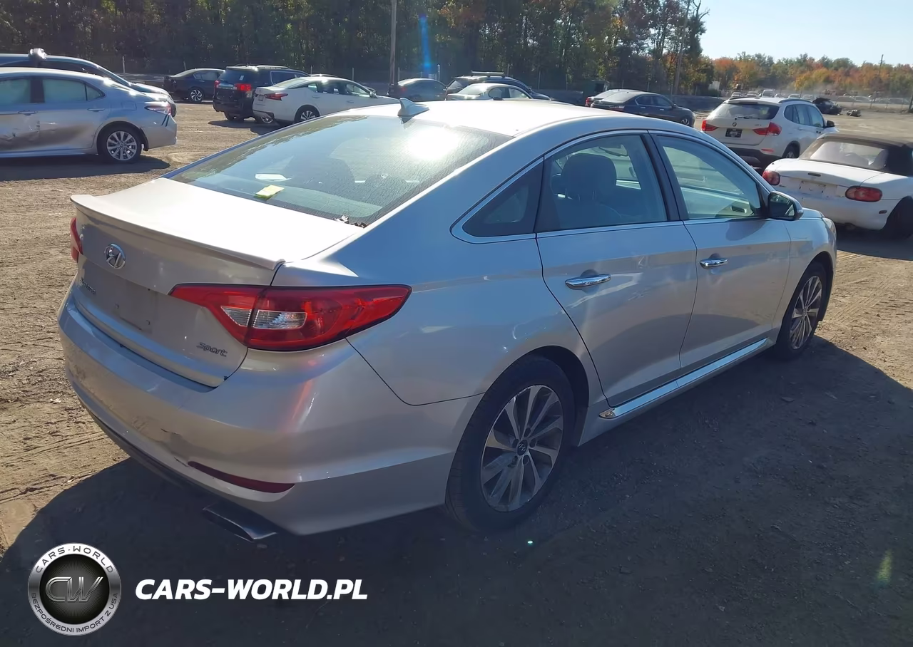 2015 Hyundai Sonata Sport VIN:5NPE34AF8FH064466 - 4