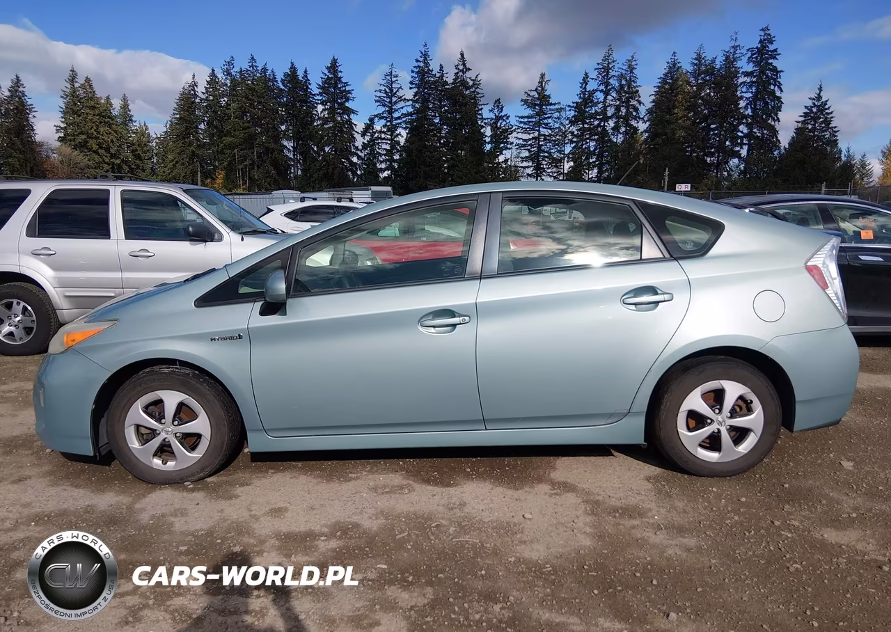 2013 Toyota Prius Two VIN:JTDKN3DU0D1623935 - 15