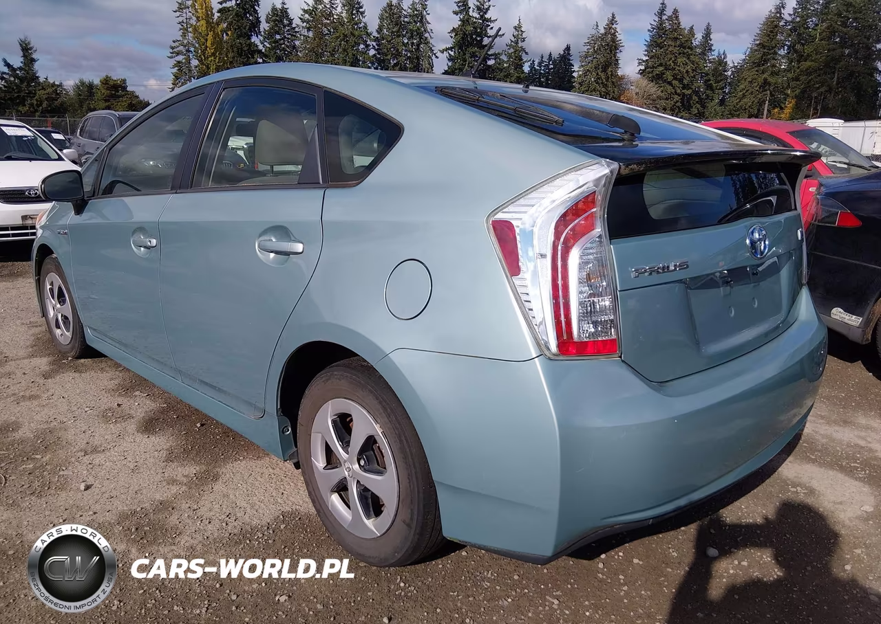 2013 Toyota Prius Two VIN:JTDKN3DU0D1623935 - 3