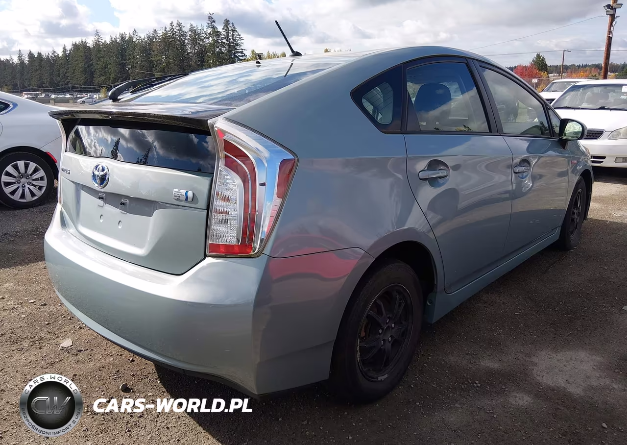 2013 Toyota Prius Two VIN:JTDKN3DU0D1623935 - 4