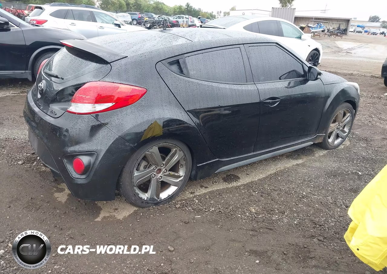 2015 Hyundai Veloster Turbo VIN:KMHTC6AE9FU240825 - 4