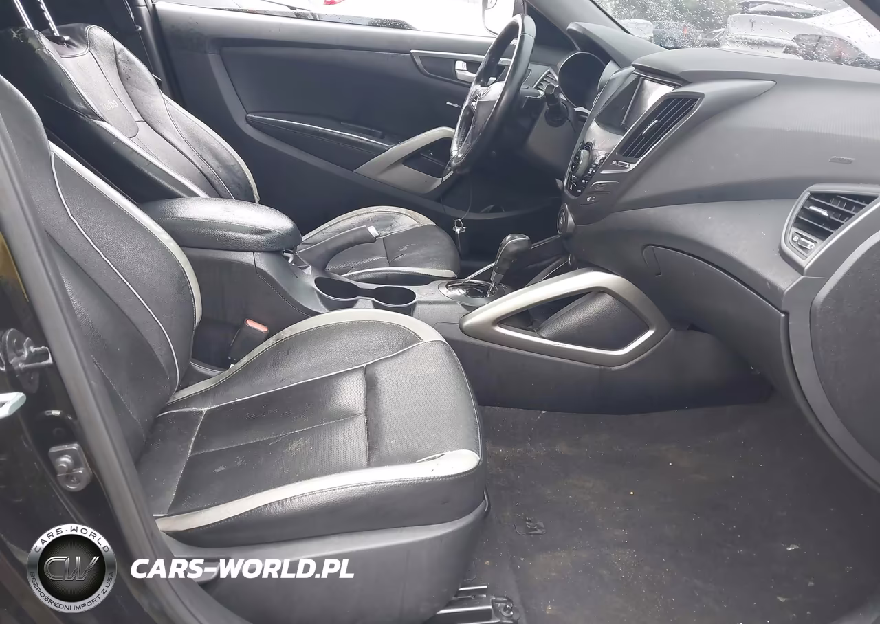 2015 Hyundai Veloster Turbo VIN:KMHTC6AE9FU240825 - 5