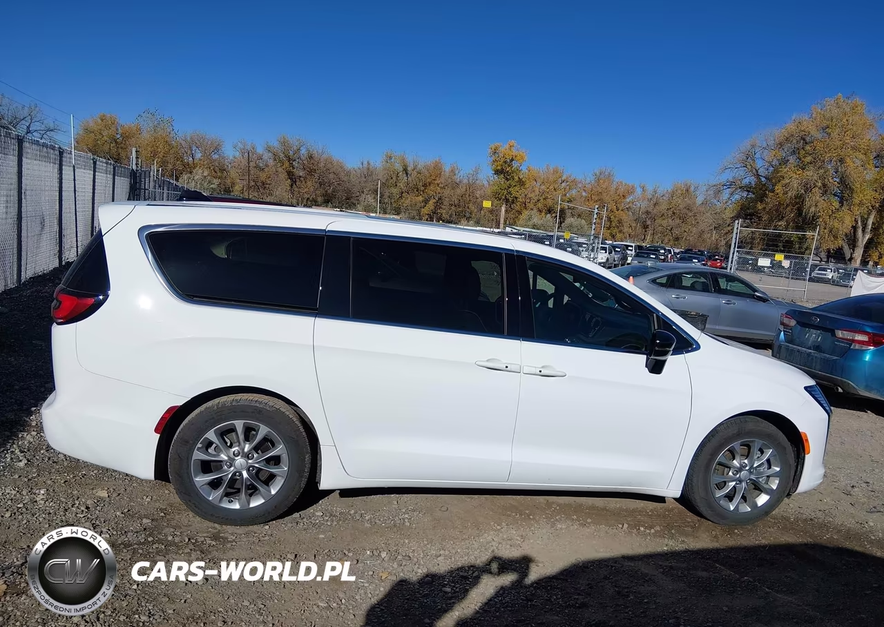 2027 Chrysler Pacifica VIN:2C4RC1GG2VR558954 - 13