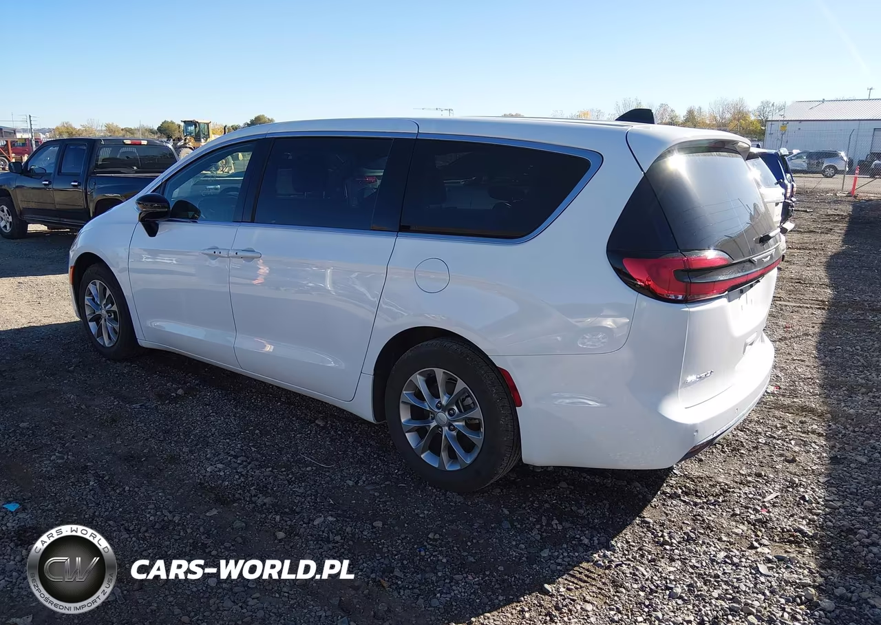 2027 Chrysler Pacifica VIN:2C4RC1GG2VR558954 - 3