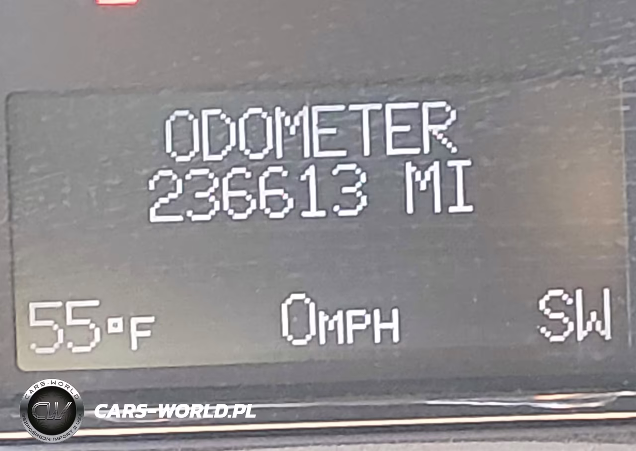 2011 Cadillac Escalade Luxury VIN:1GYS4BEF1BR242665 - 15