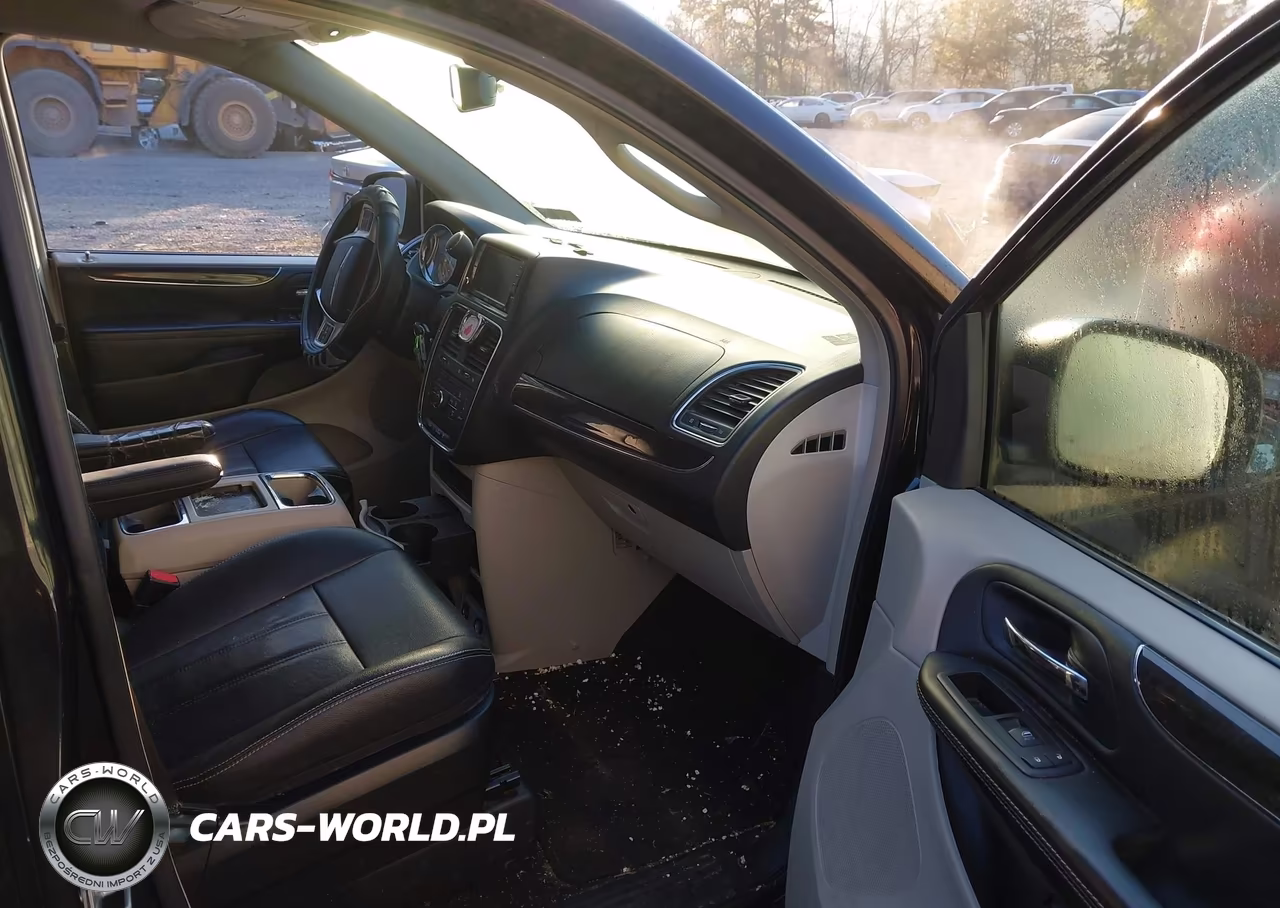 2016 Chrysler Town & Country Touring VIN:2C4RC1BG1GR293423 - 5