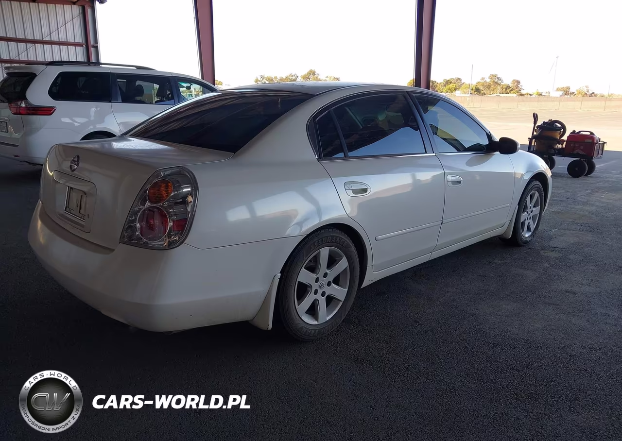 2002 Nissan Altima 2.5 S VIN:1N4AL11DX2C120950 - 4