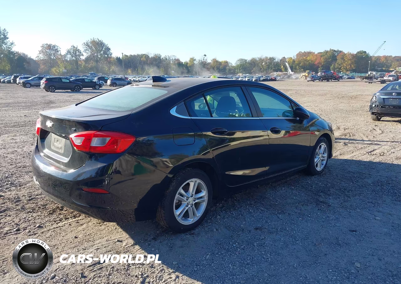 2017 Chevrolet Cruze Lt Auto VIN:1G1BE5SM2H7102175 - 4