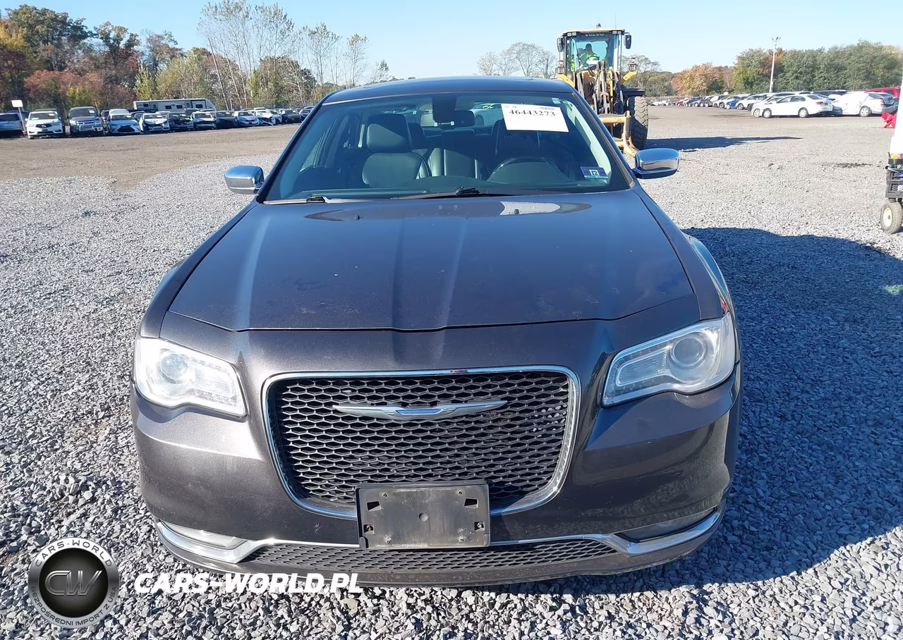 2017 Chrysler 300C VIN:2C3CCAEGXHH564623 - 12