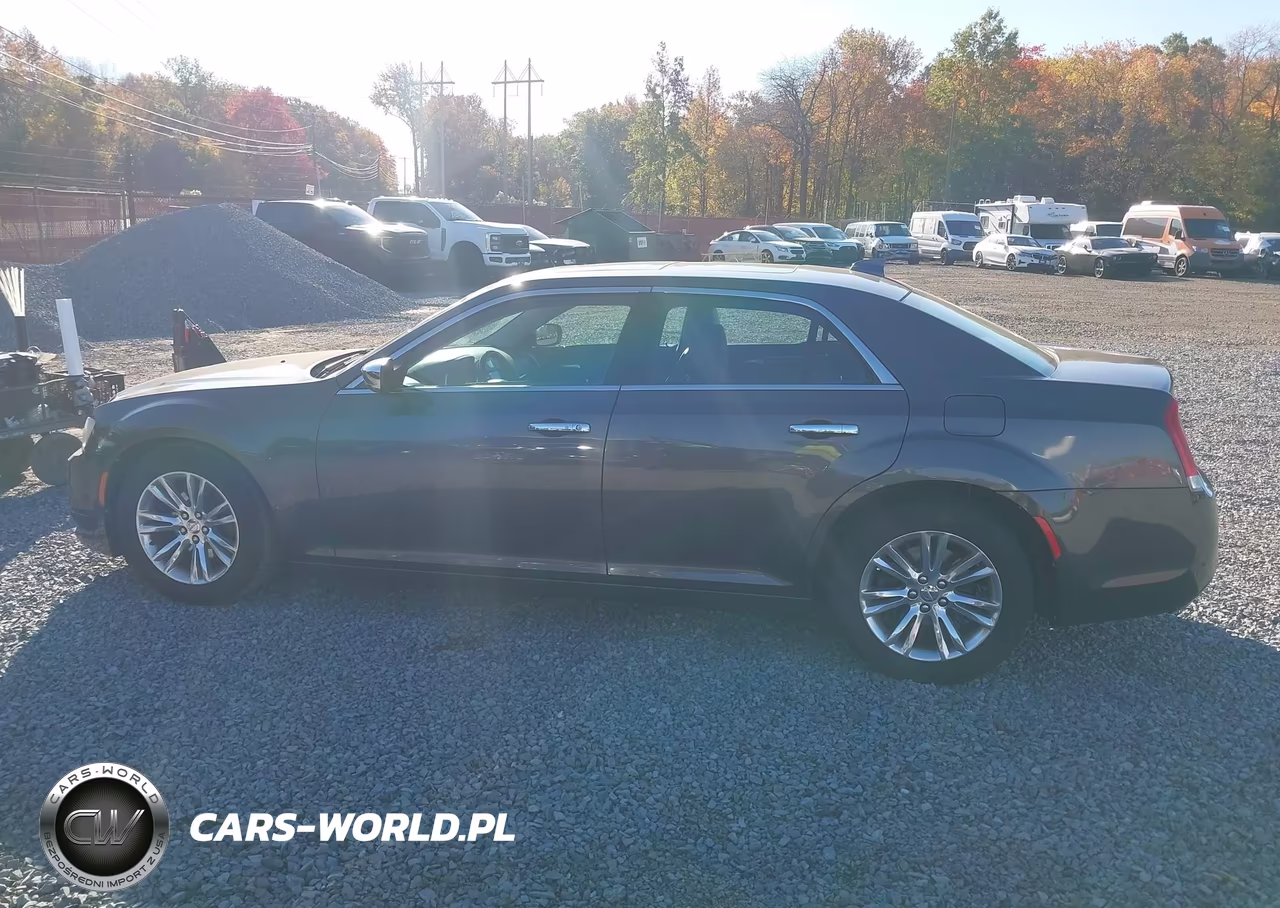2017 Chrysler 300C VIN:2C3CCAEGXHH564623 - 14