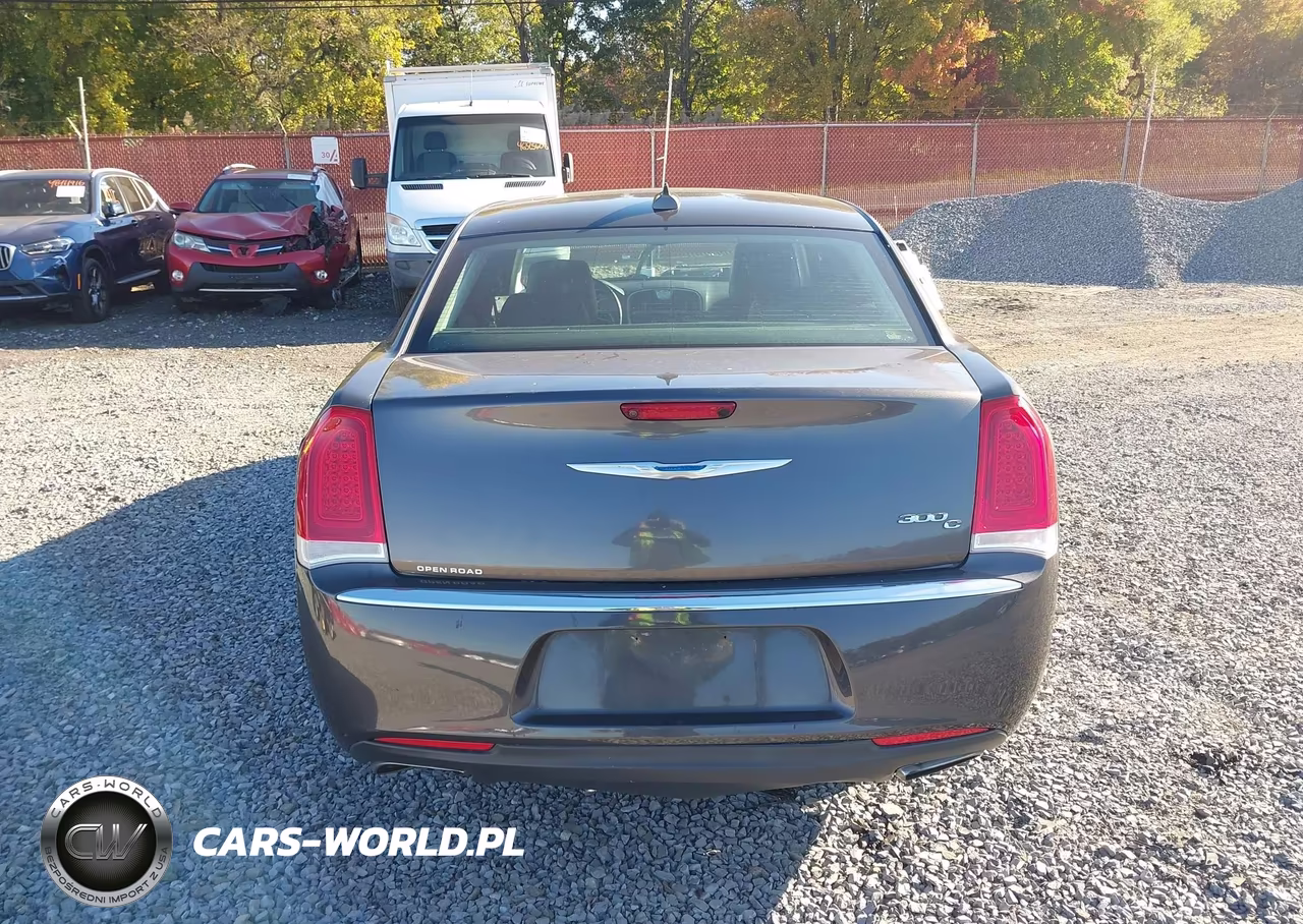 2017 Chrysler 300C VIN:2C3CCAEGXHH564623 - 16