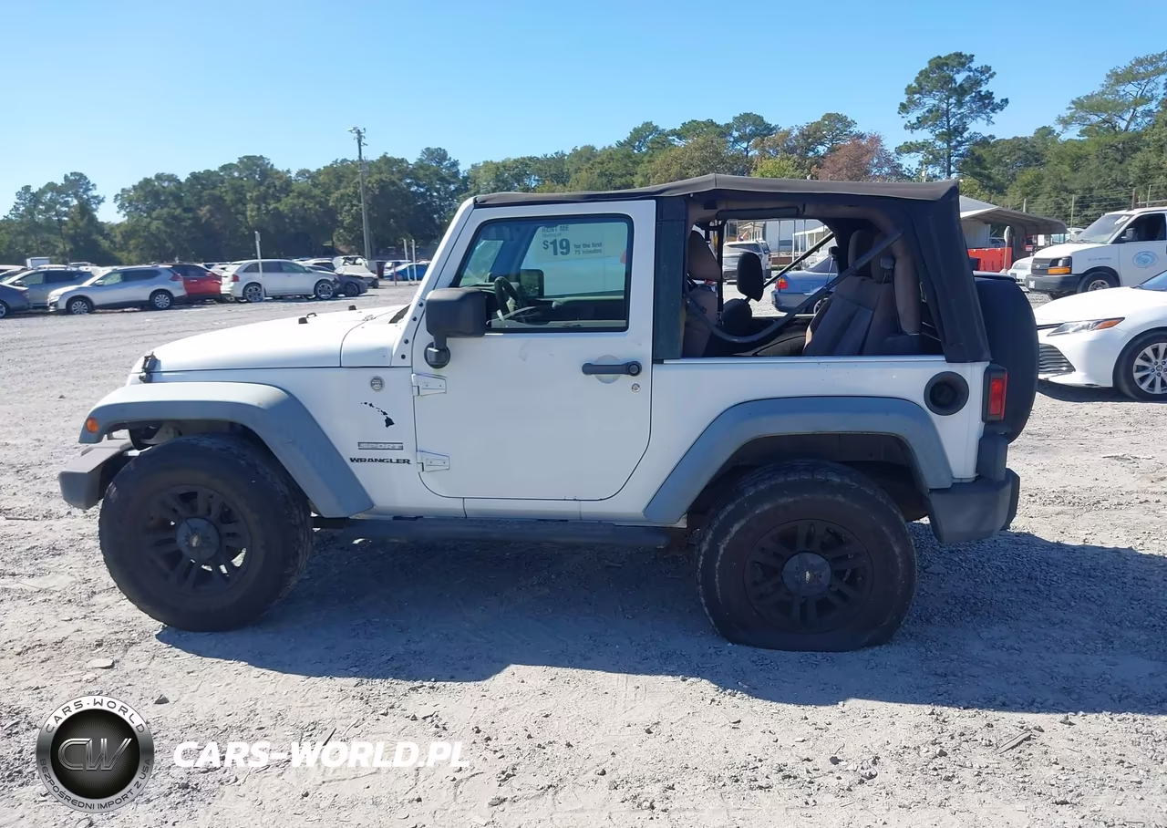 2011 Jeep Wrangler Sport VIN:1J4AA2D13BL536811 - 14