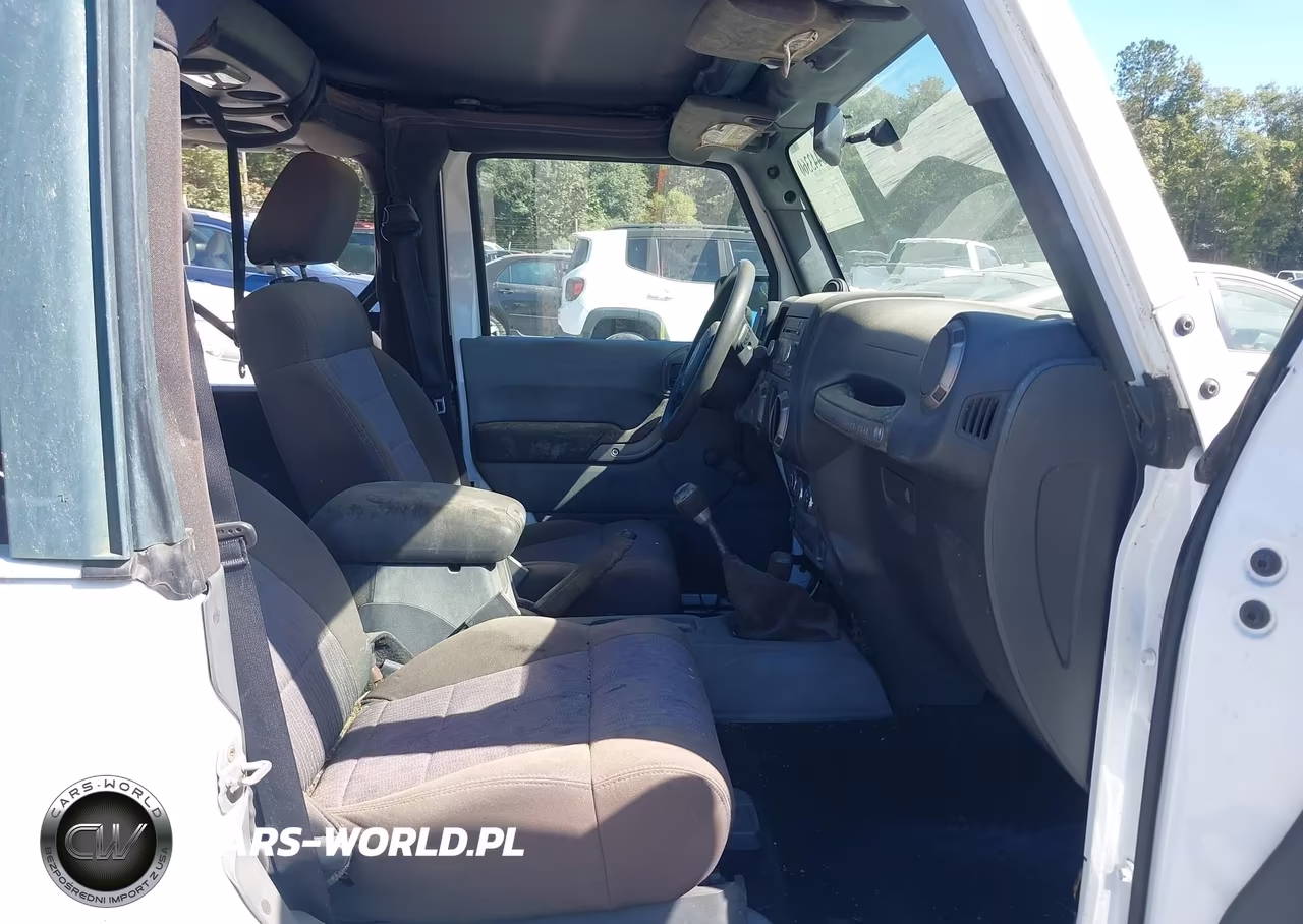 2011 Jeep Wrangler Sport VIN:1J4AA2D13BL536811 - 5