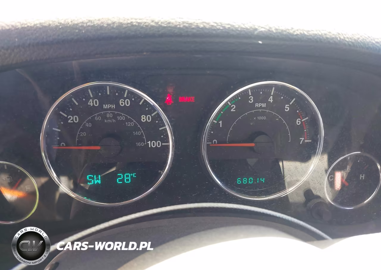 2011 Jeep Wrangler Sport VIN:1J4AA2D13BL536811 - 7