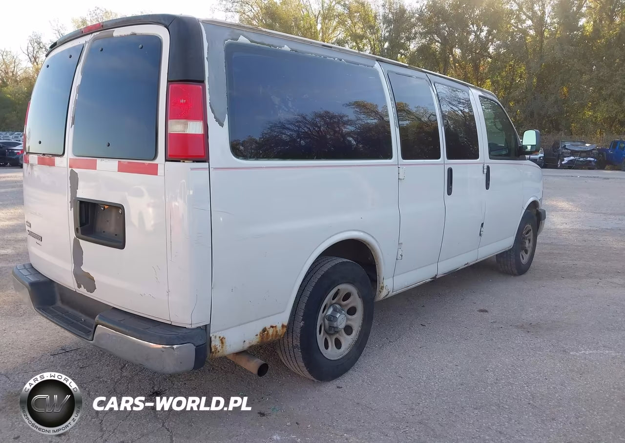 2010 Chevrolet Express 1500 Lt VIN:1GBUGCD43A1114571 - 4