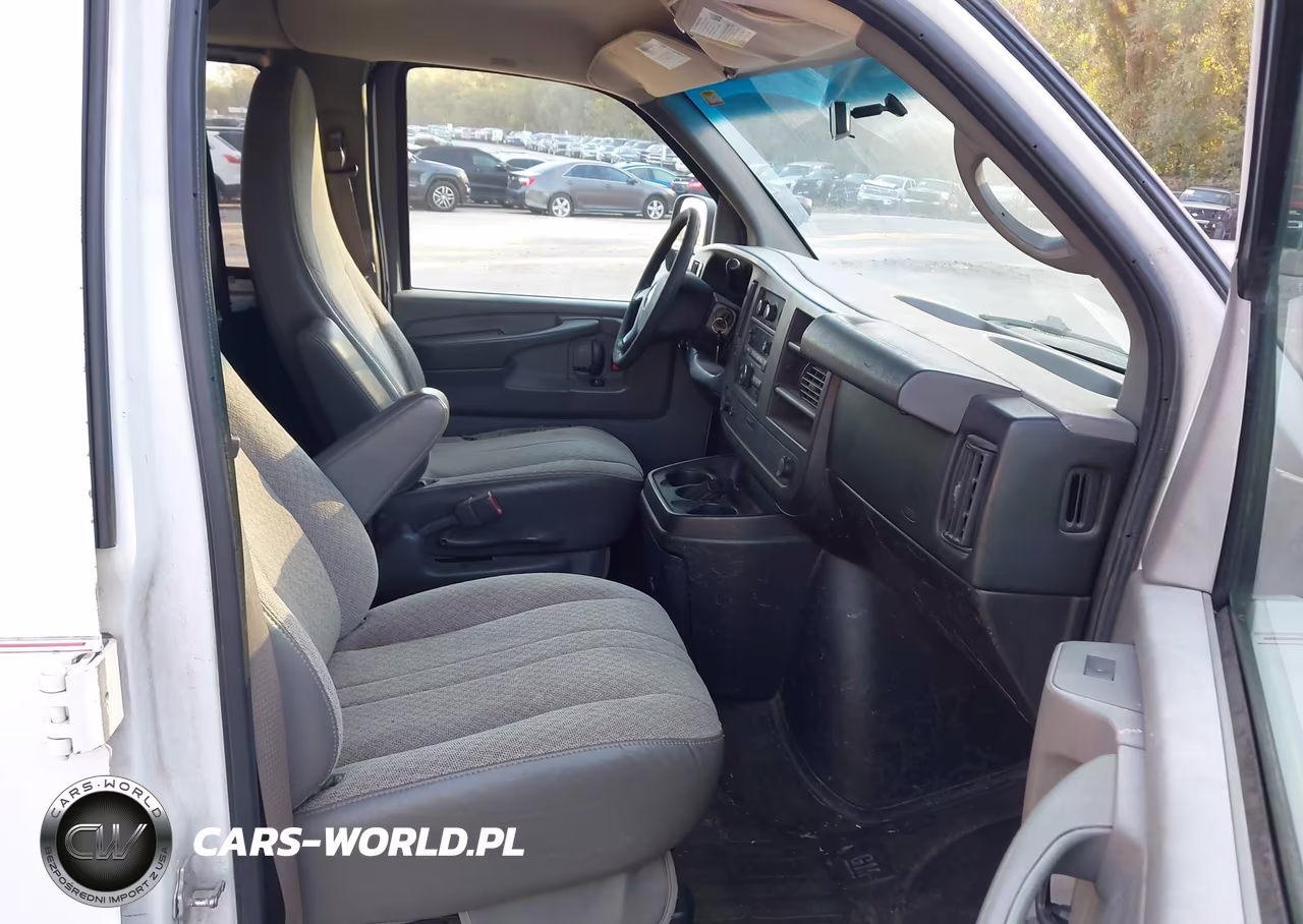 2010 Chevrolet Express 1500 Lt VIN:1GBUGCD43A1114571 - 5