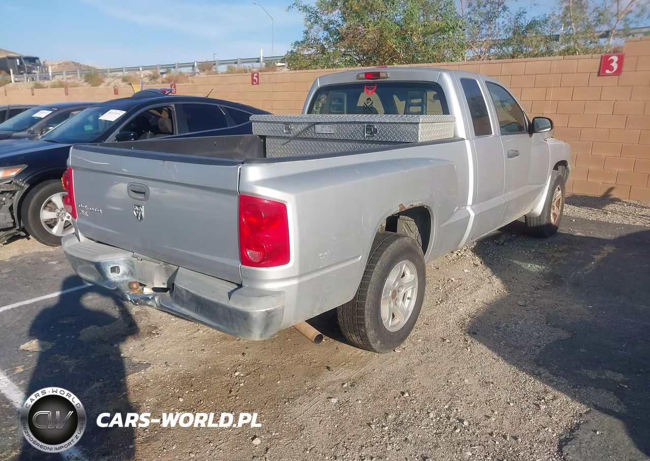 2005 Dodge Dakota Slt VIN:1D7HE42K85S237475 - 4