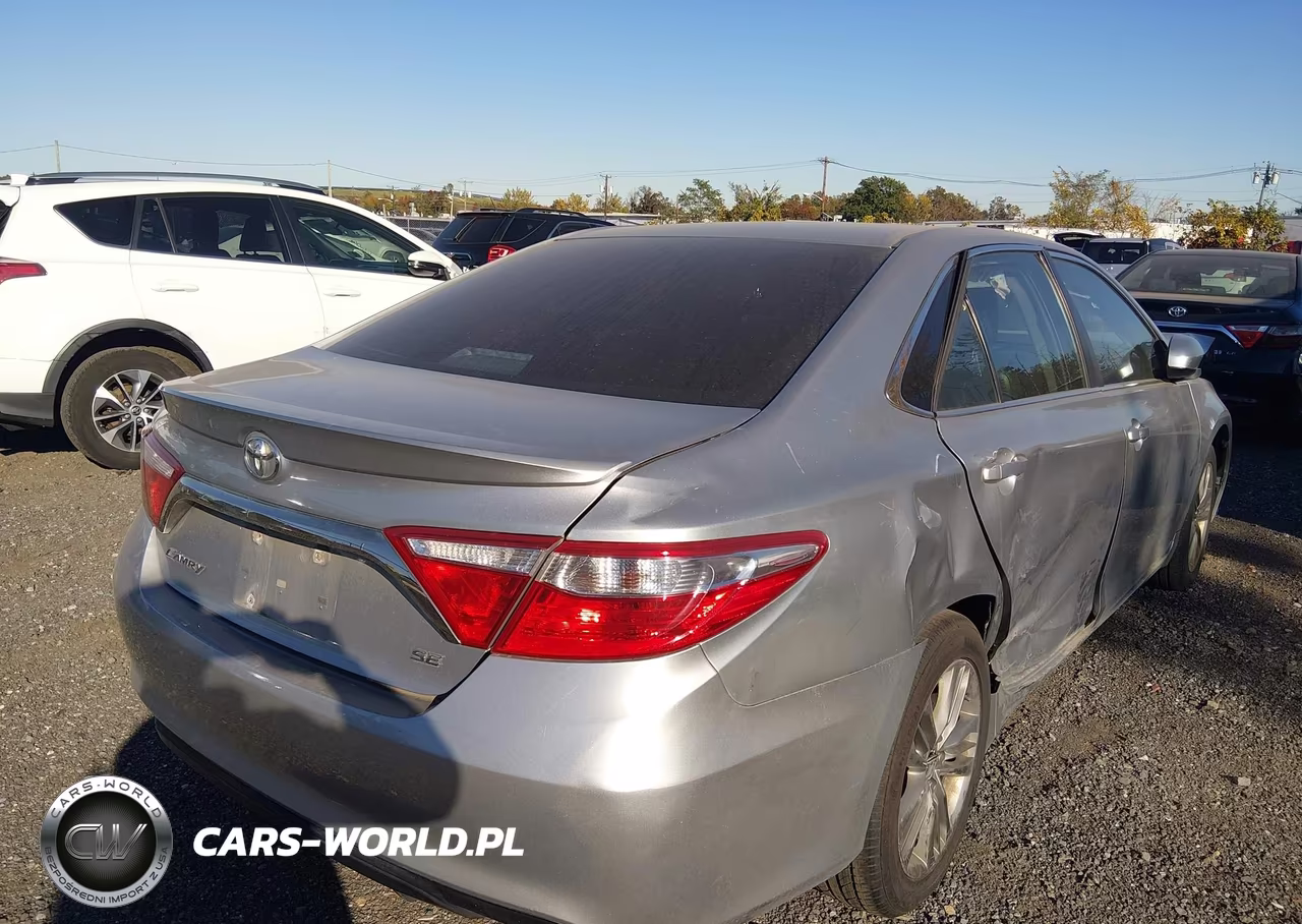 2017 Toyota Camry Se VIN:4T1BF1FK3HU320077 - 4