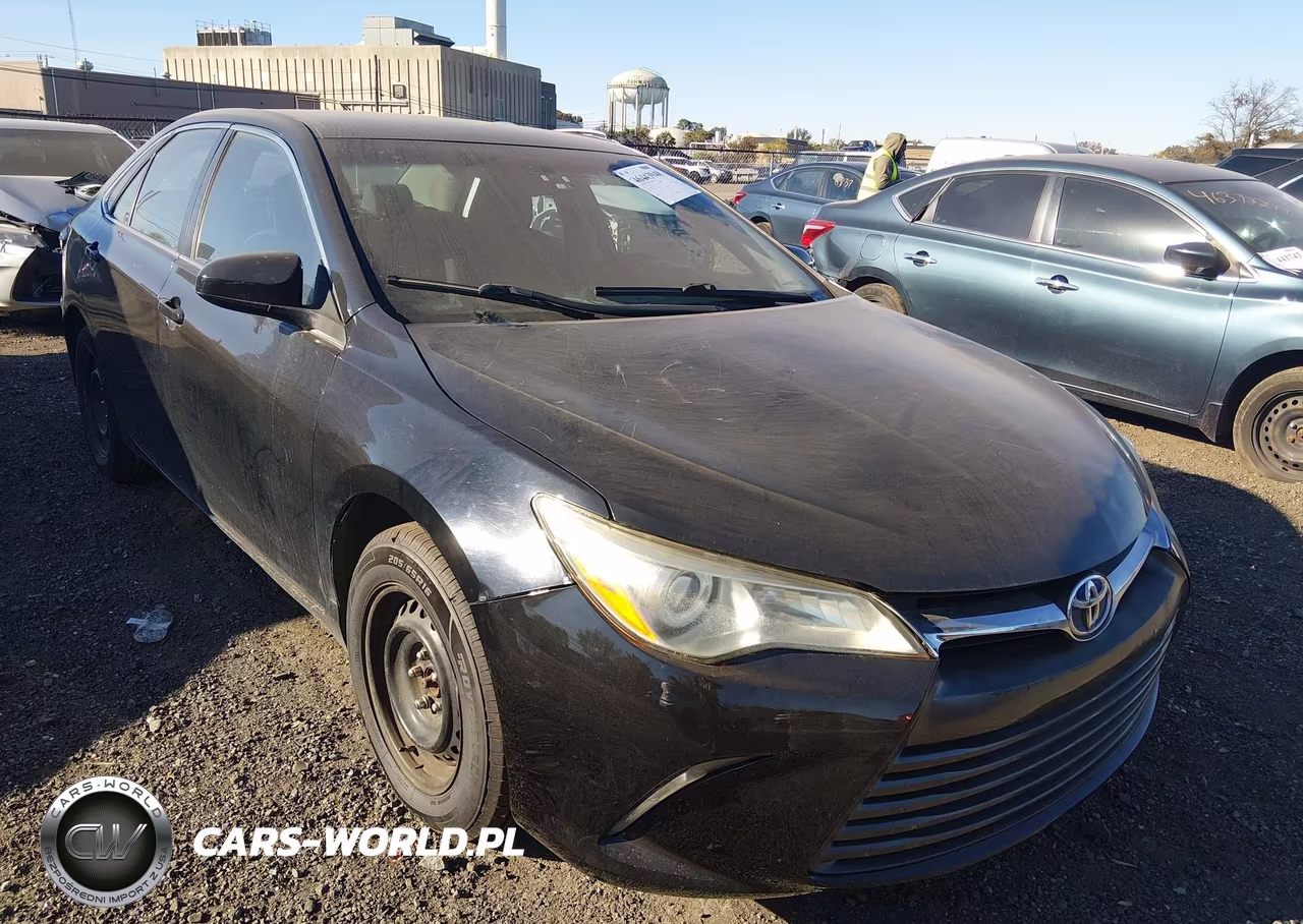 2015 Toyota Camry Hybrid Le