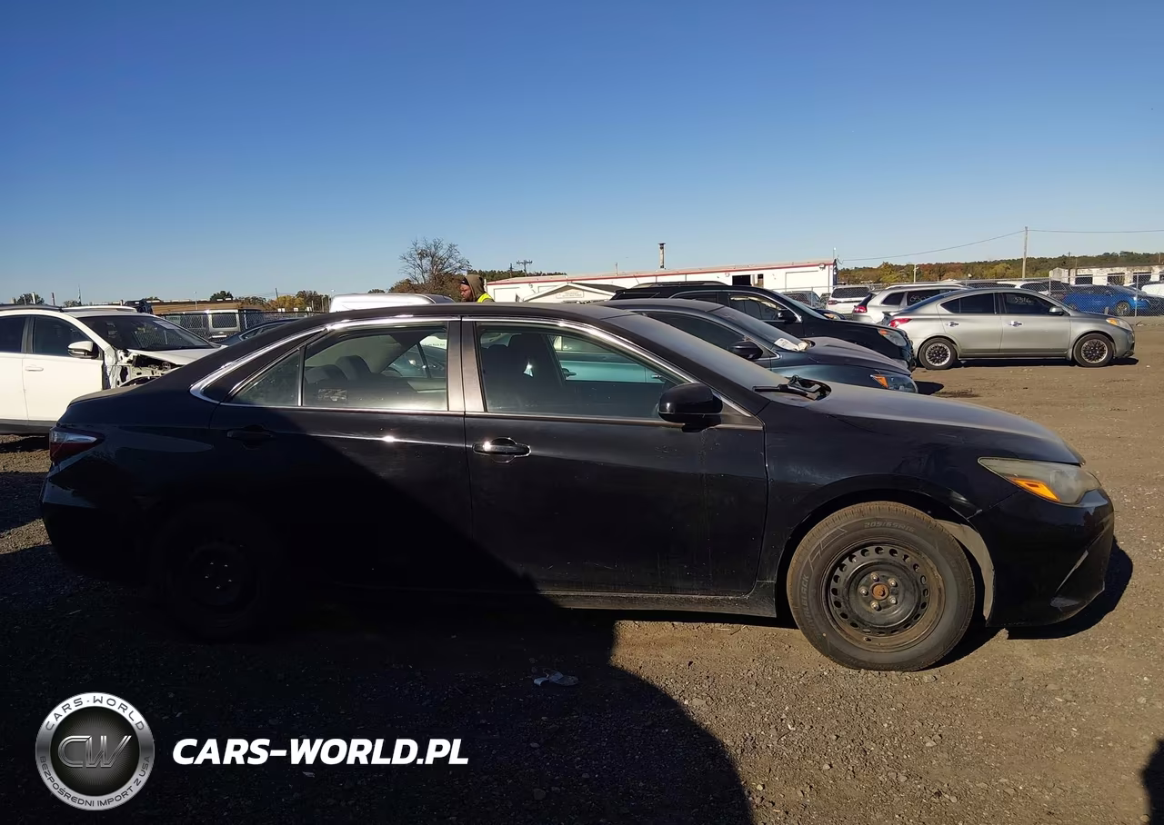 2015 Toyota Camry Hybrid Le VIN:4T1BD1FKXFU156104 - 14