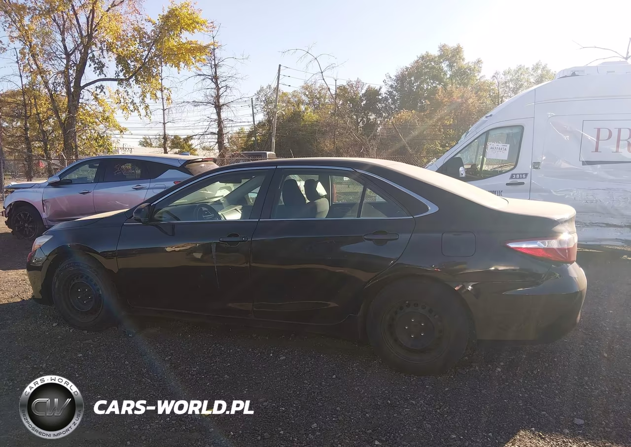 2015 Toyota Camry Hybrid Le VIN:4T1BD1FKXFU156104 - 15