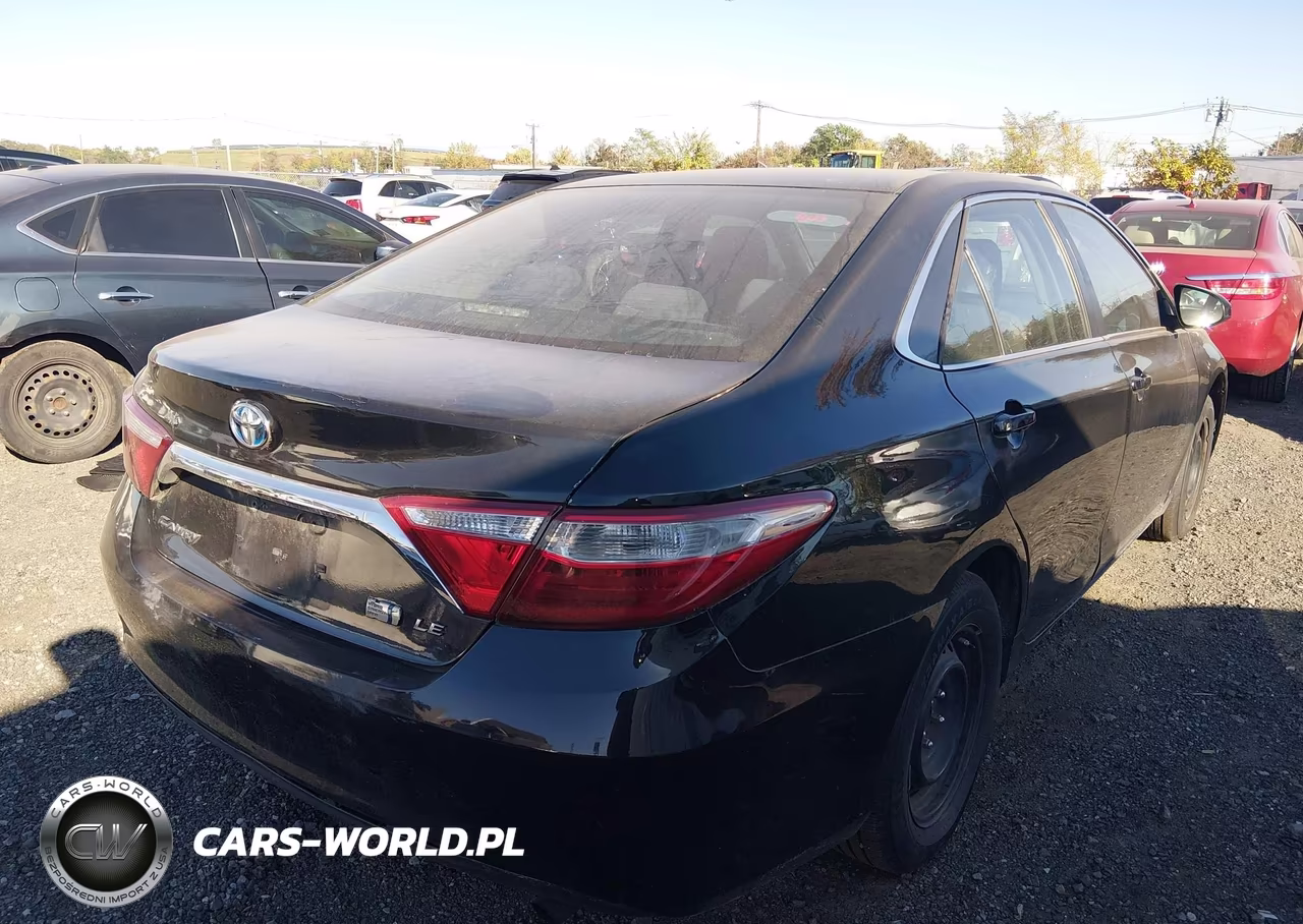 2015 Toyota Camry Hybrid Le VIN:4T1BD1FKXFU156104 - 4