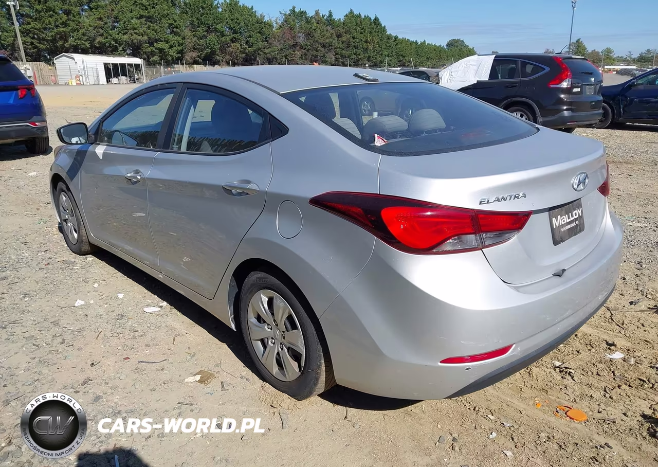 2016 Hyundai Elantra Se VIN:5NPDH4AE7GH743585 - 3