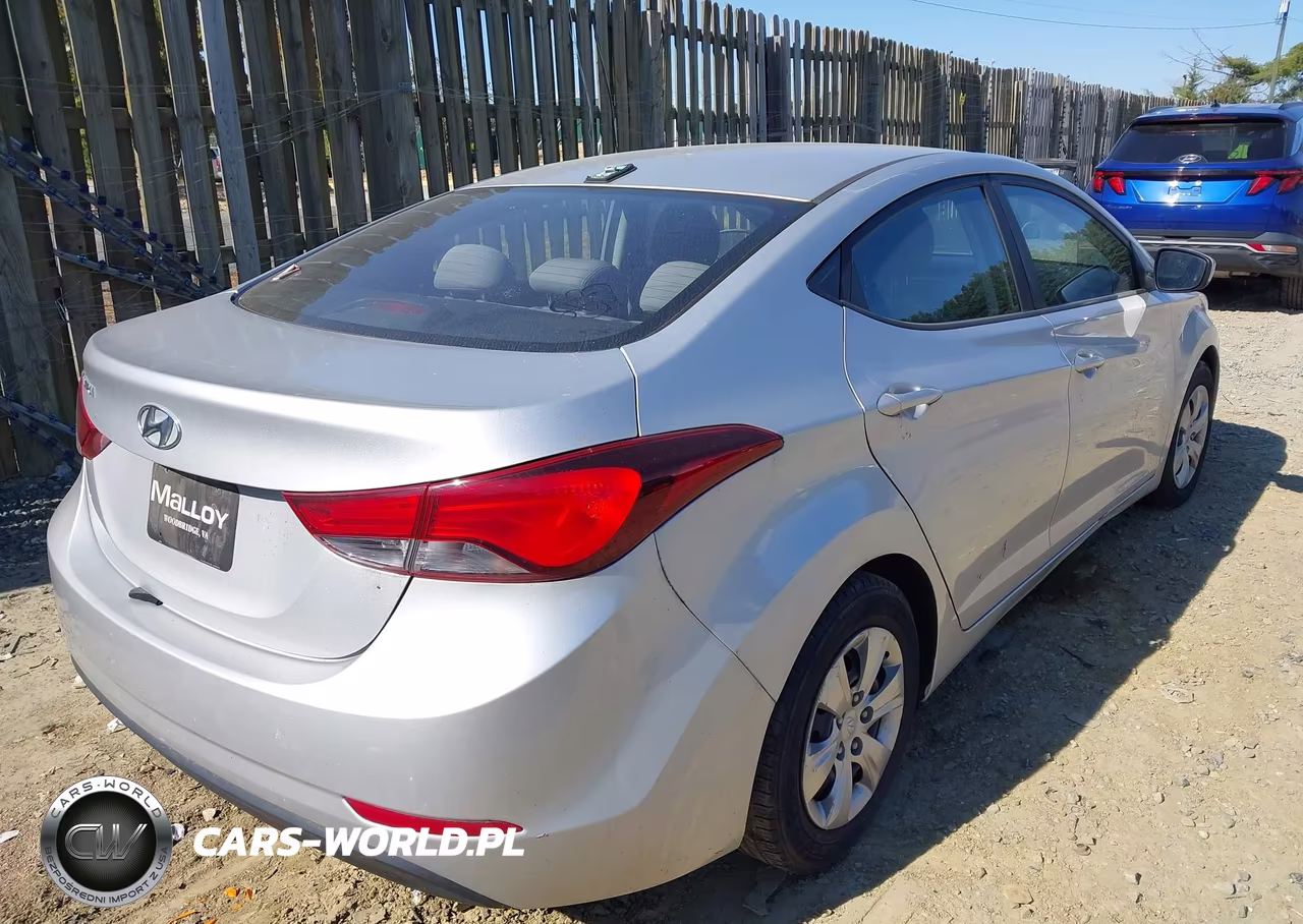 2016 Hyundai Elantra Se VIN:5NPDH4AE7GH743585 - 4