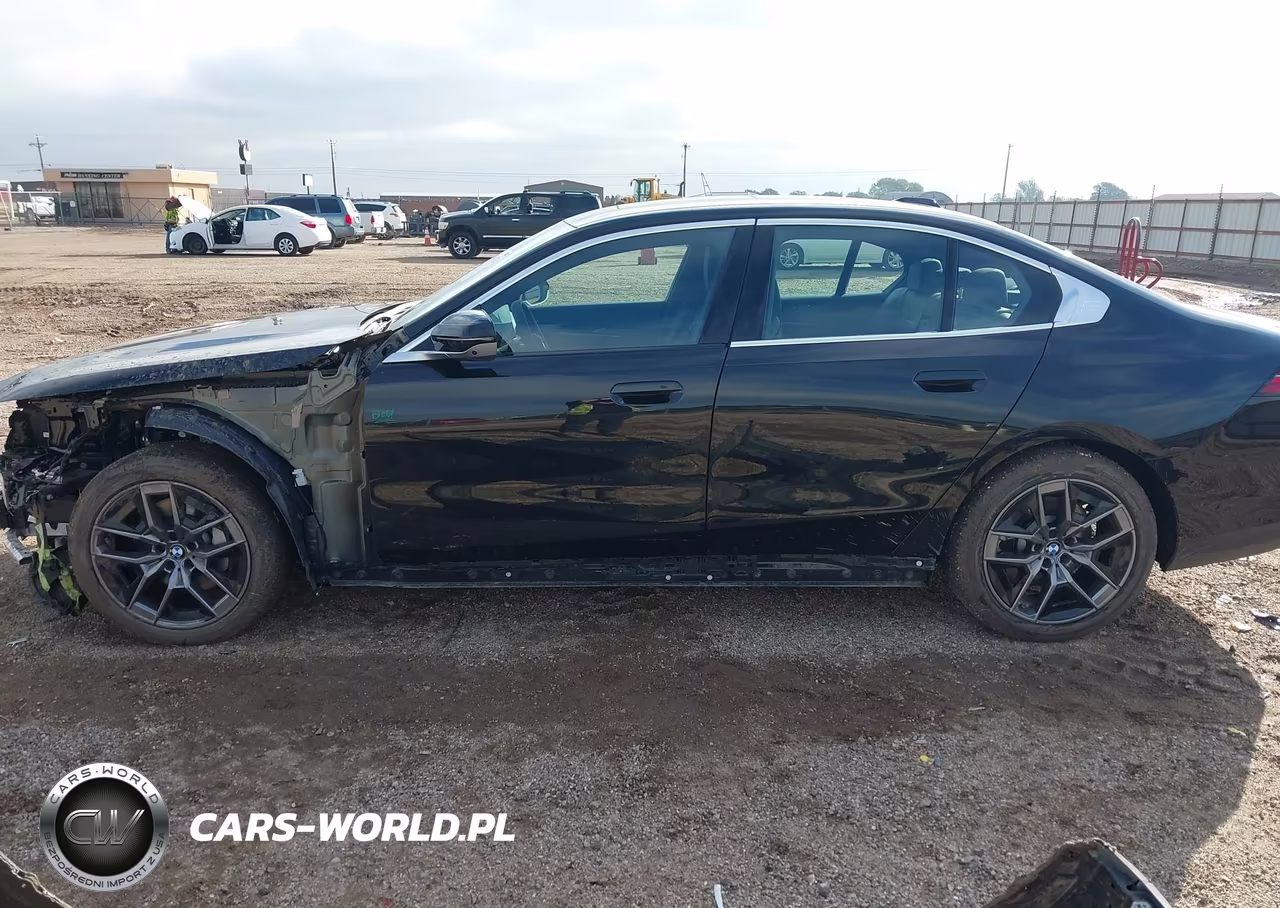 2027 BMW 530I VIN:WBA53FJ02VCY25216 - 15