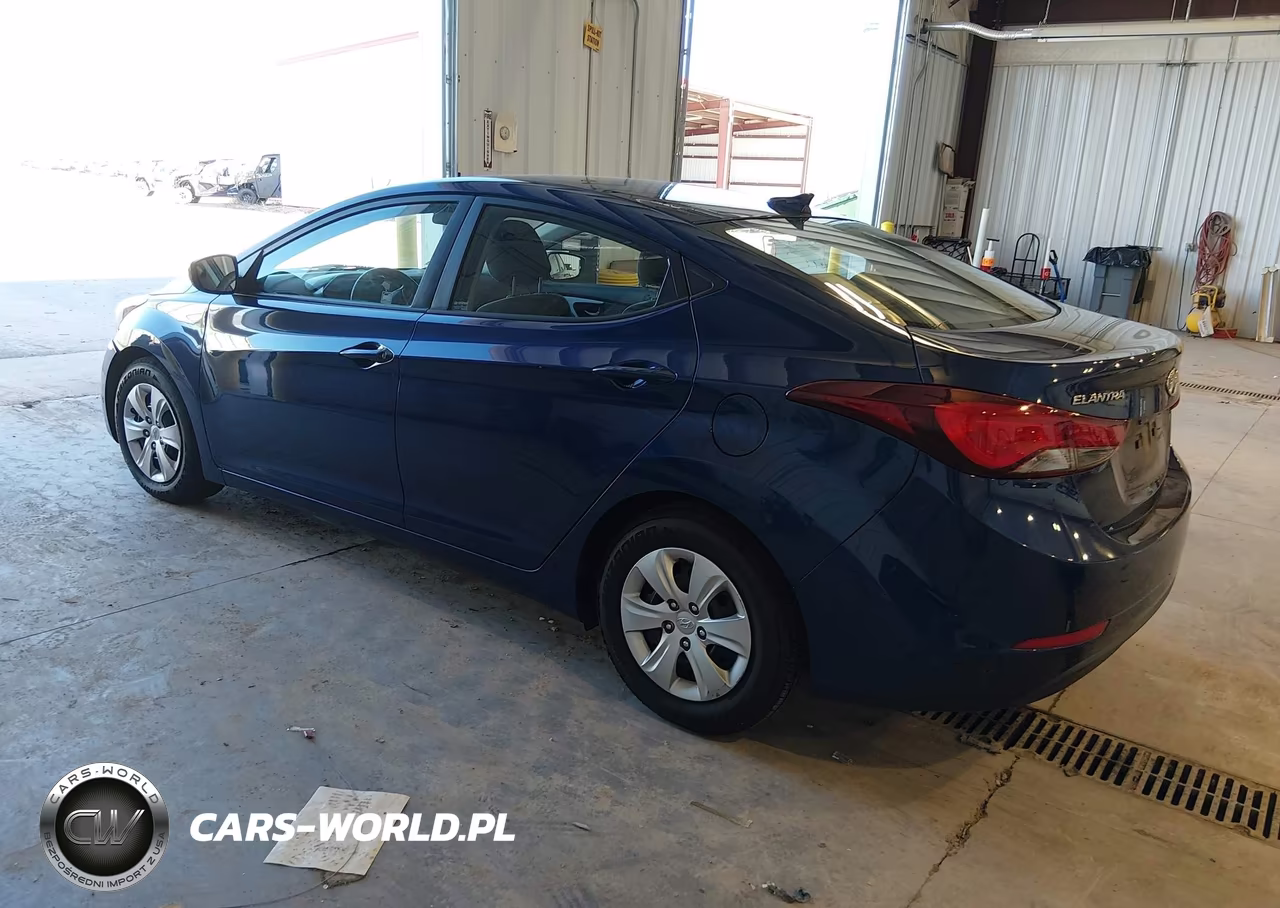 2016 Hyundai Elantra Se VIN:5NPDH4AE4GH702105 - 3