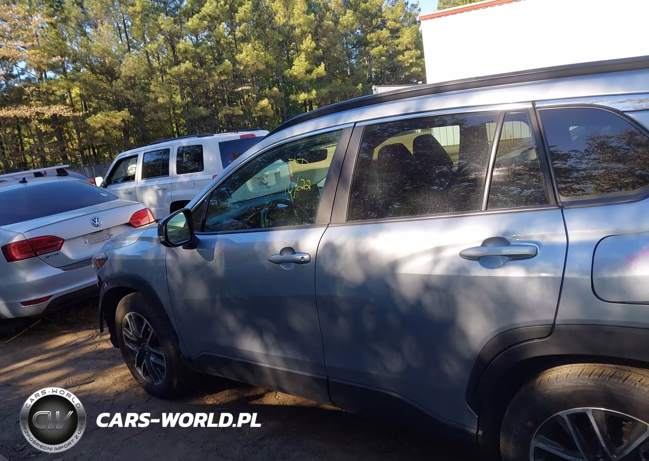 2026 Toyota Corolla Cross Xle VIN:7MUEAAAG8TV204640 - 15