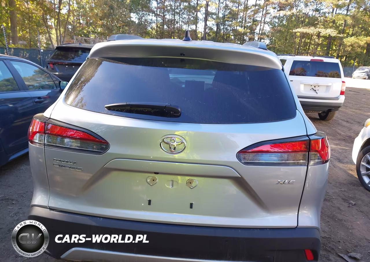 2026 Toyota Corolla Cross Xle VIN:7MUEAAAG8TV204640 - 17