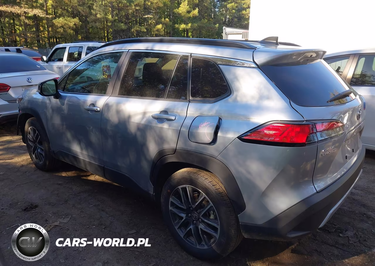 2026 Toyota Corolla Cross Xle VIN:7MUEAAAG8TV204640 - 3