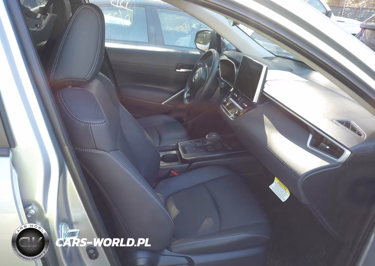 2026 Toyota Corolla Cross Xle VIN:7MUEAAAG8TV204640 - 5