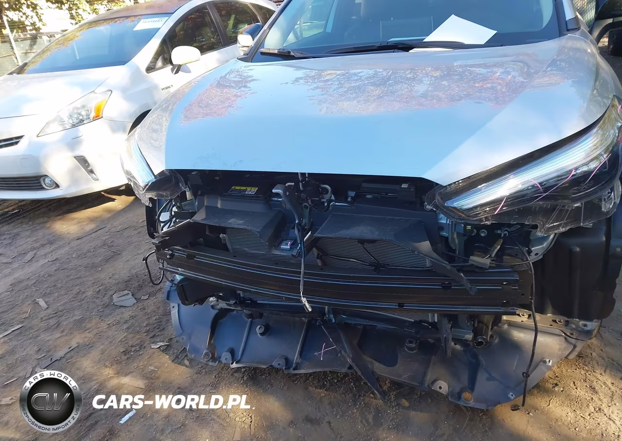 2026 Toyota Corolla Cross Xle VIN:7MUEAAAG8TV204640 - 6