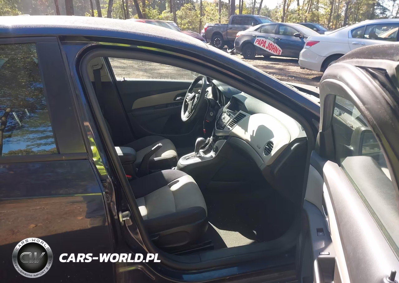 2015 Chevrolet Cruze Ls Auto VIN:1G1PA5SG7F7112287 - 5