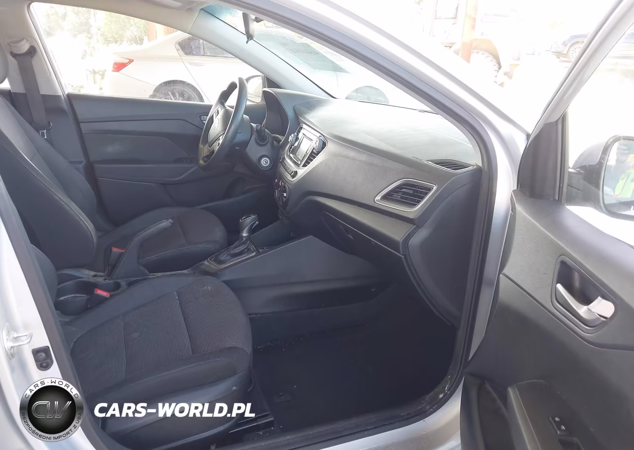 2019 Hyundai Accent Se VIN:3KPC24A33KE077575 - 5