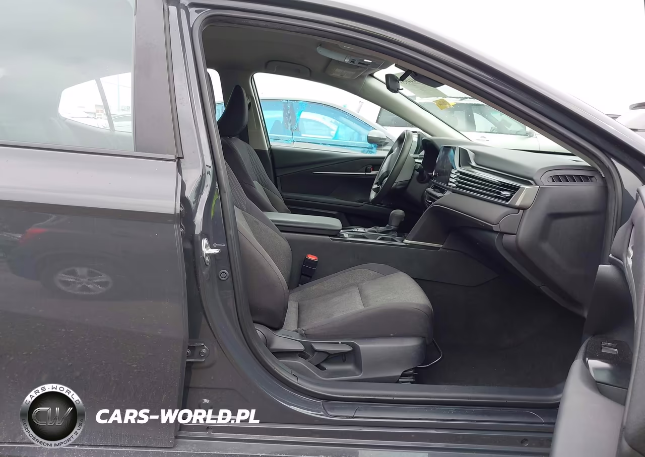 2025 Toyota Camry Le VIN:4T1DAACK8SU126776 - 5