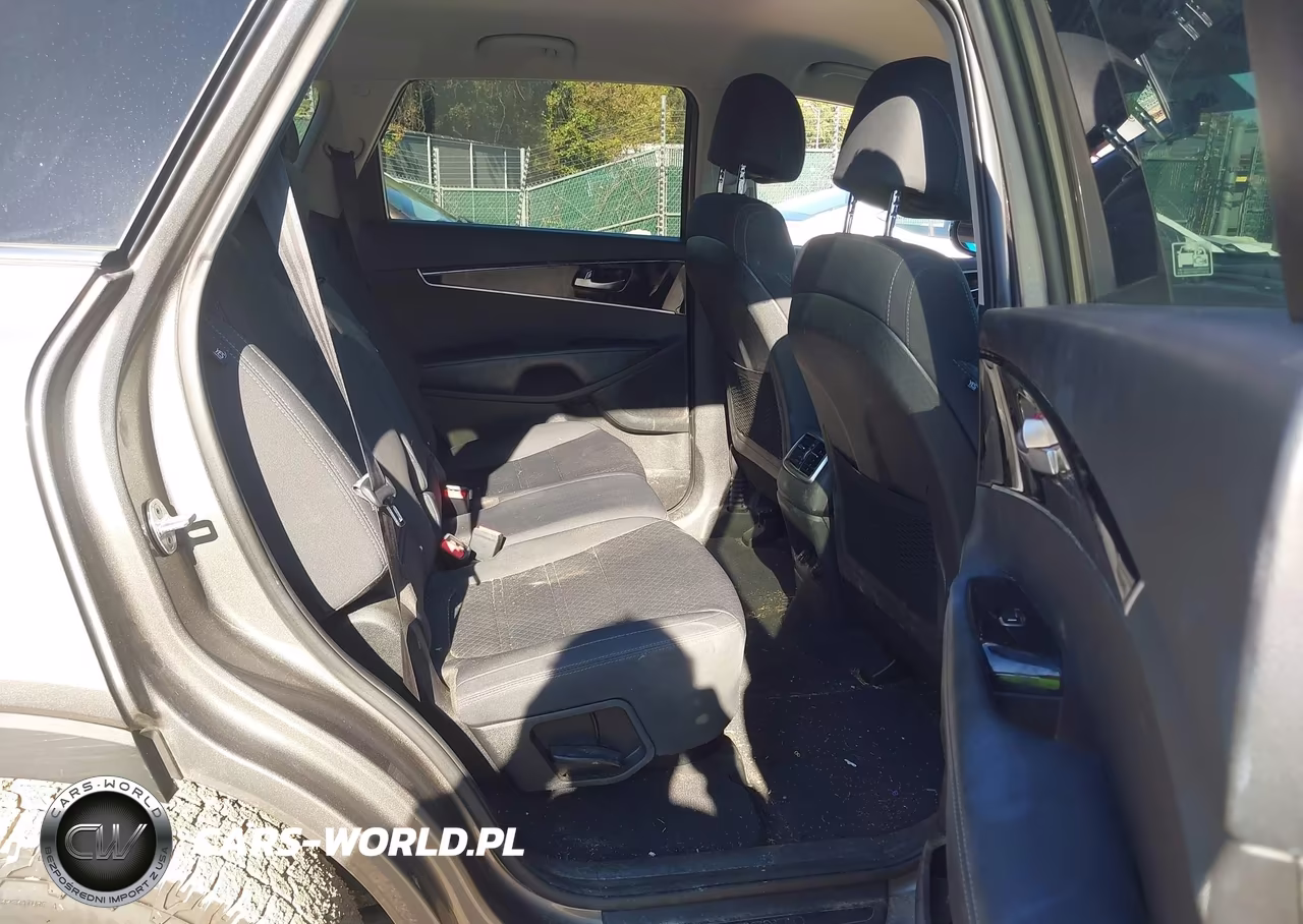 2017 Kia Sorento 2.4L Lx VIN:5XYPGDA34HG323175 - 8