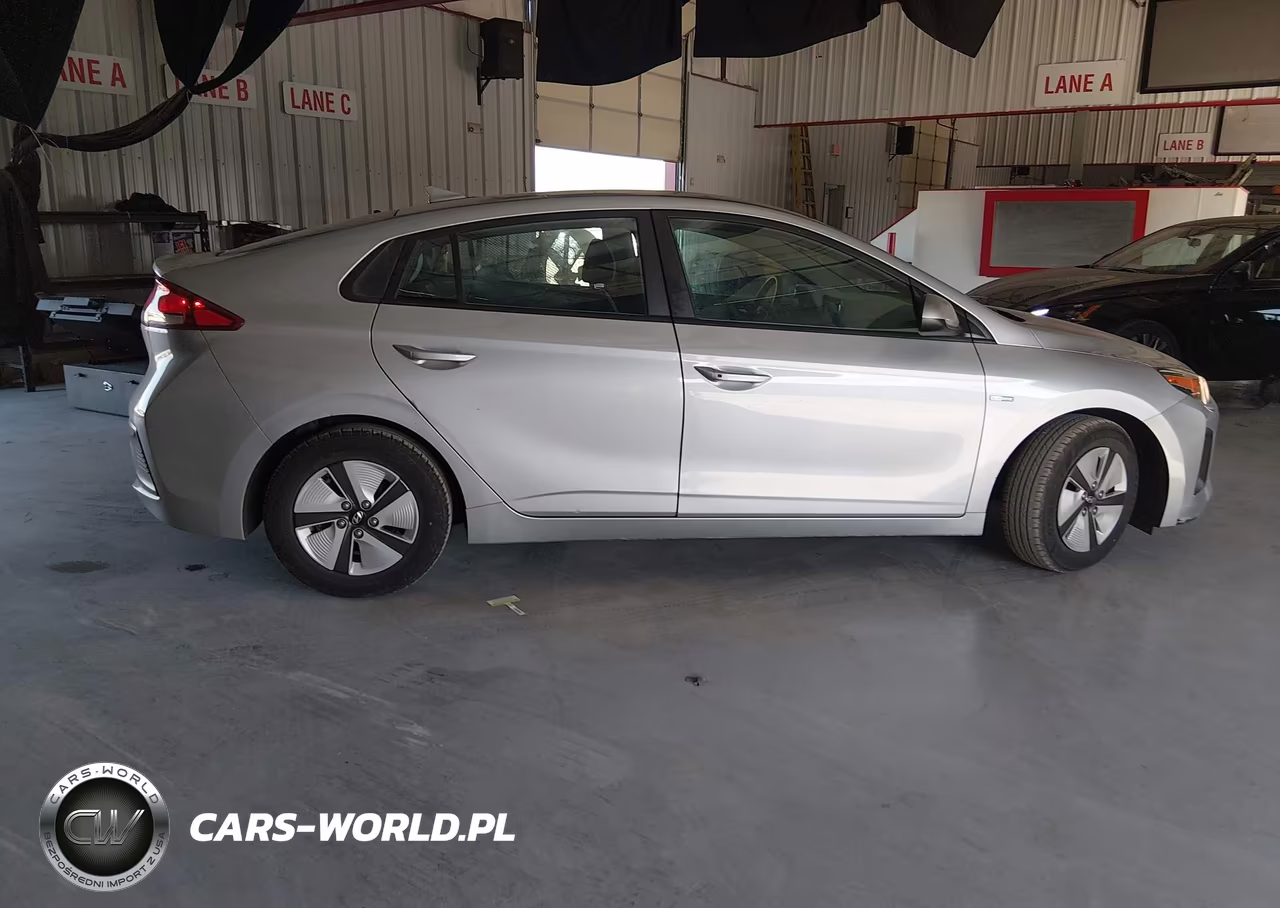 2020 Hyundai Ioniq Hybrid Blue VIN:KMHC65LC9LU220714 - 18