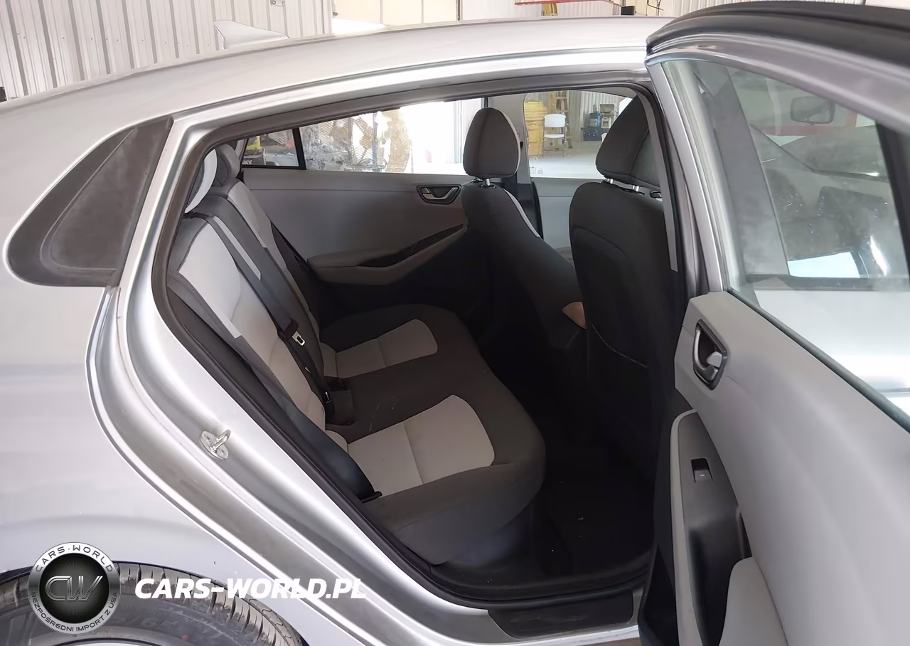 2020 Hyundai Ioniq Hybrid Blue VIN:KMHC65LC9LU220714 - 8
