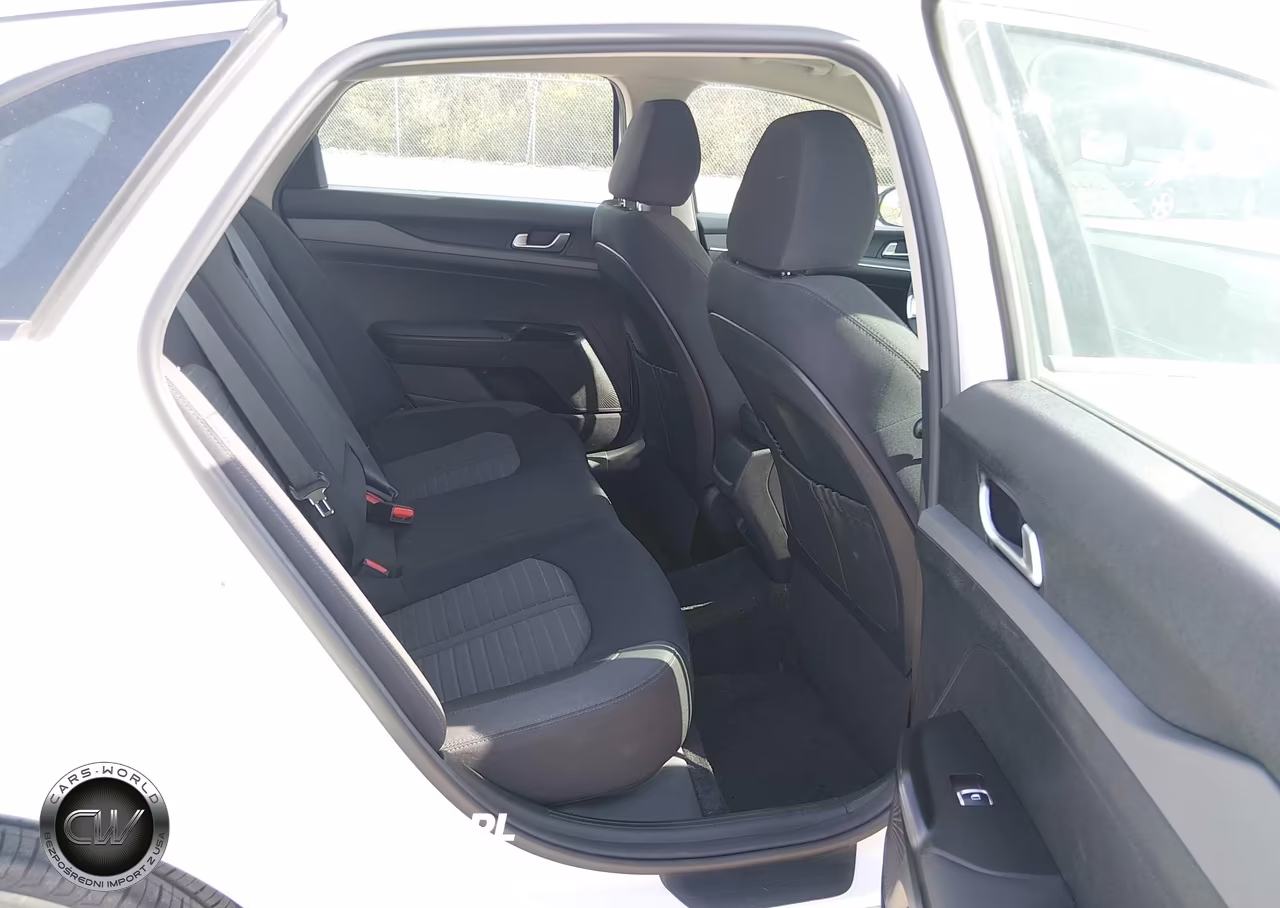 2026 Kia K5 Lxs Fwd VIN:KNAG24J76T5464698 - 8