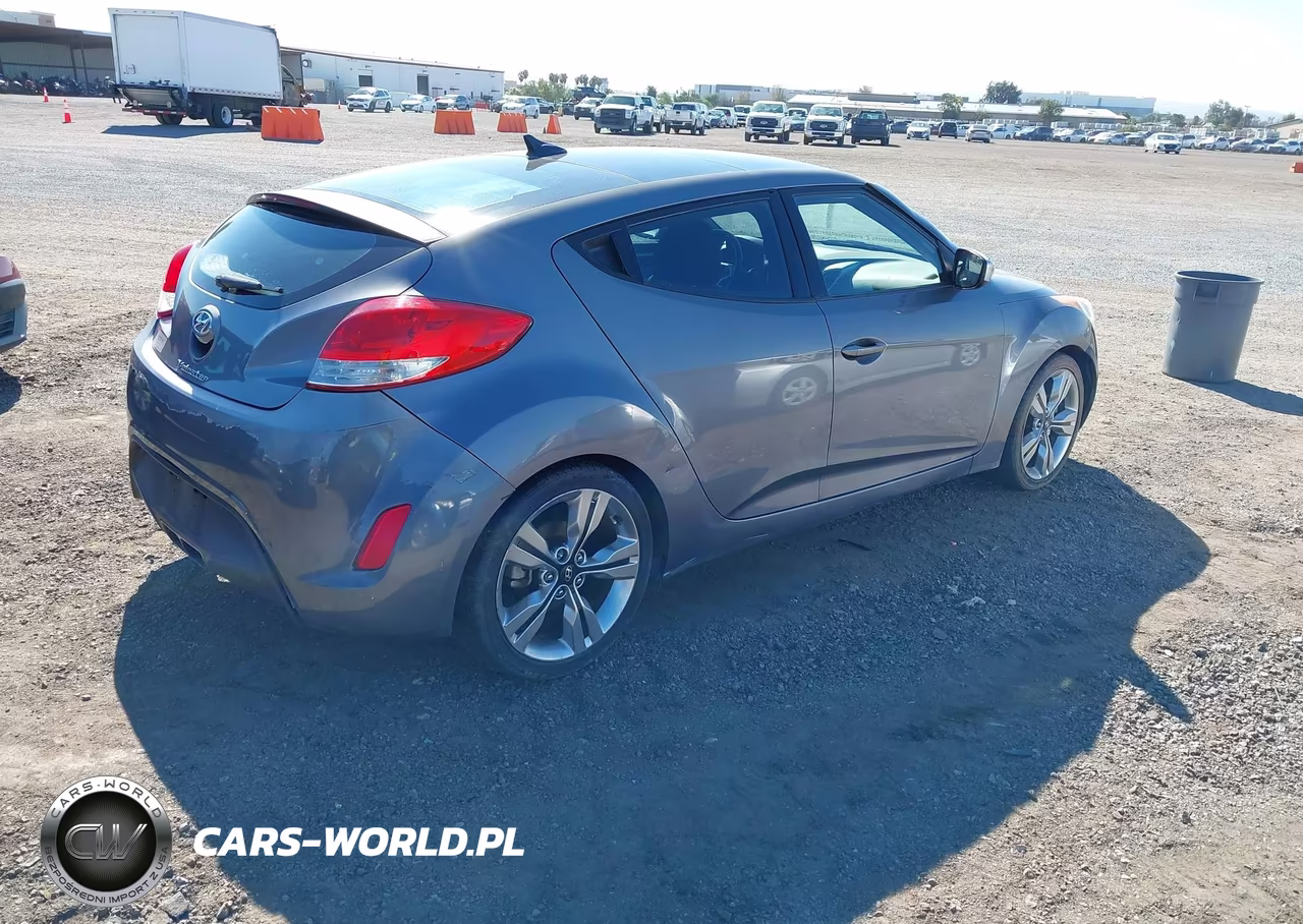 2016 Hyundai Veloster VIN:KMHTC6AD3GU258097 - 4